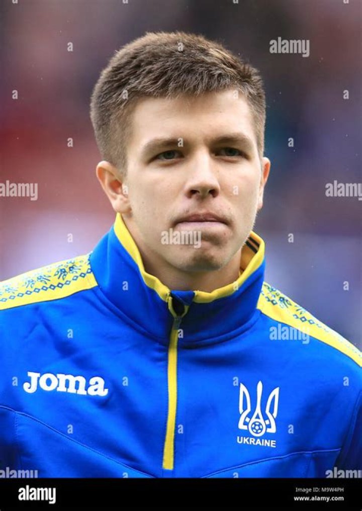 Oleksandr Pikhalyonok's son Maxim, Wife, Net Worth, and Contract with Dnipro