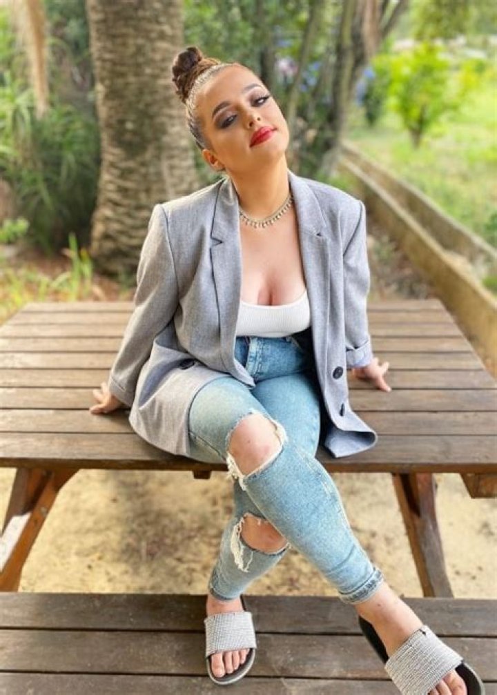 Olivia Duffin Height, Weight, Age, Body Statistics