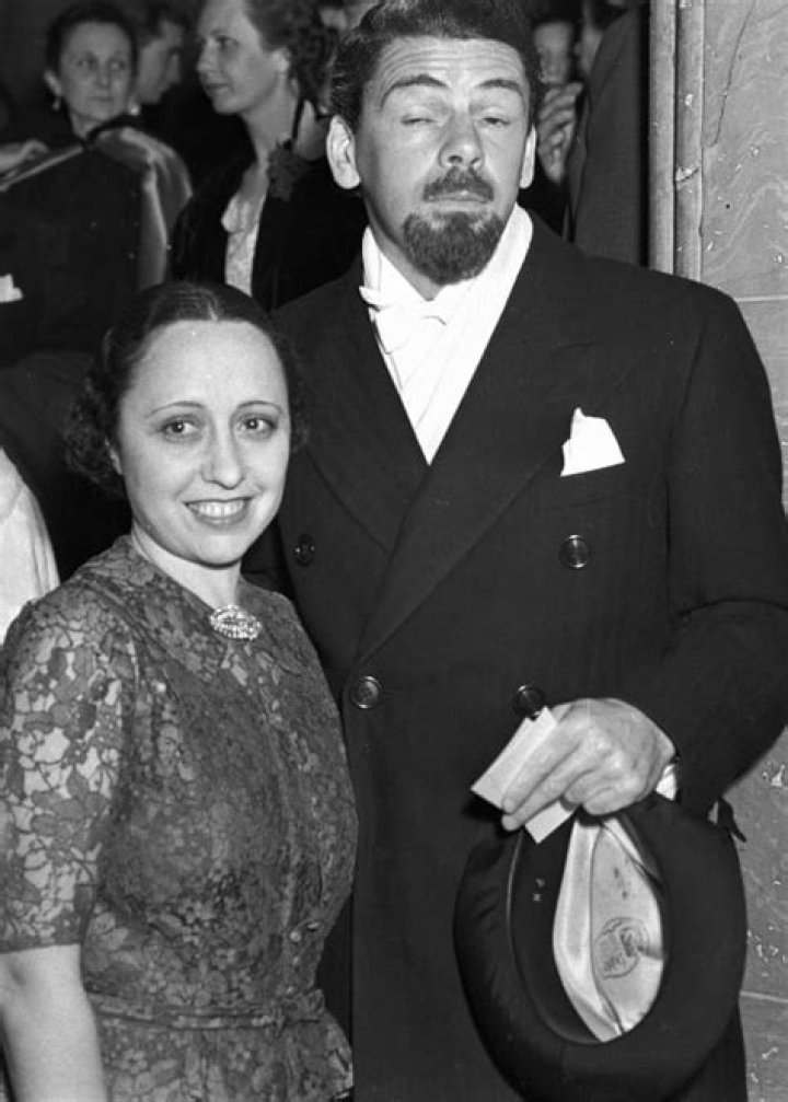 Paul Muni Height, Weight, Age, Death, Wife, Family, Biography