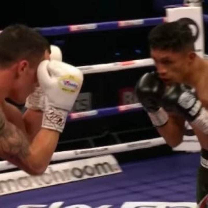 Professional Boxer Mauricio Lara Bio, Age, Next Fight, Net Worth, Earning, & Girlfriend