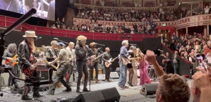 Robbie Williams To Perform Two Black Tie Only Shows At Royal Albert Hall