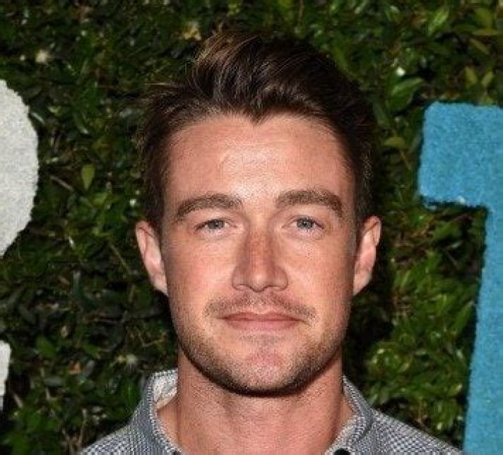 Robert Buckley Net Worth | Celebrity Net Worth