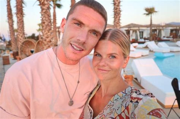 Robin Gosens Bio, Age, Net Worth, Salary, Market Value, Stats, & Wife