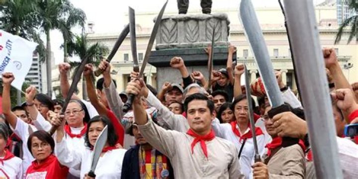 Robin Padilla Net Worth | Celebrity Net Worth