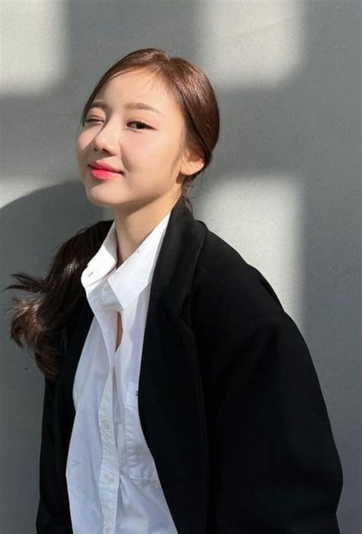 Saena (FIFTY FIFTY) Height, Weight, Age, Birthday, Family, Facts