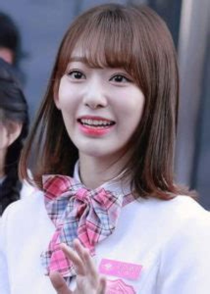 Sakura Miyawaki Height, Weight, Age, Boyfriend, Family, Biography