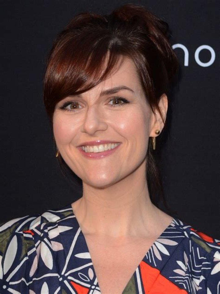 Sara Rue Net Worth | Celebrity Net Worth