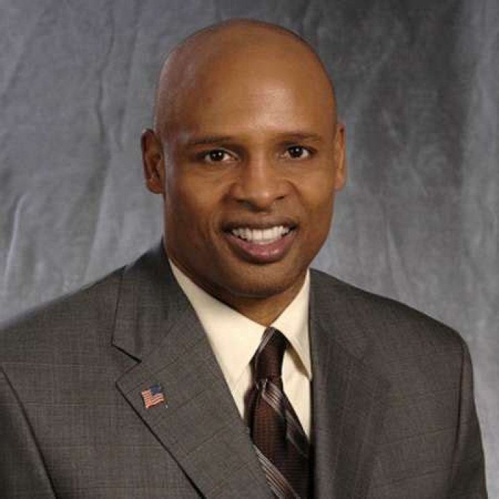 Scott Brooks, Biography, salary, net worth, contract, NBA, Coach, Personal life, girlfriend, Affair