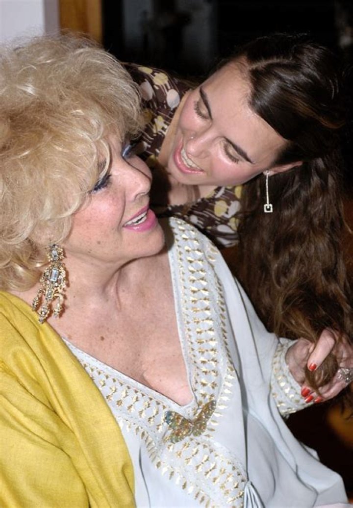 See Elizabeth Taylor's Lookalike Granddaughter, Who's Carrying on Her Legacy
