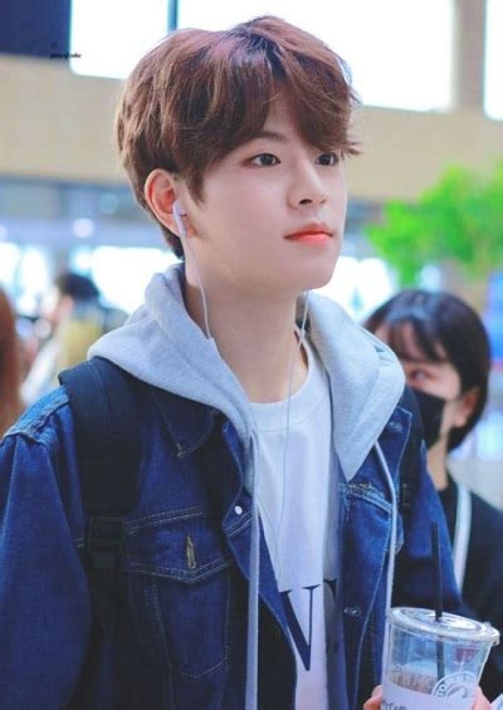 Seungmin (HashTag) Height, Weight, Age, Family, Facts