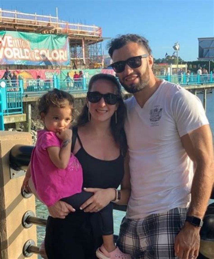 Shane Burgos Bio-salary, net worth, married, wife, children, earnings, career, affair, UFC, endorsements, relationship, family, age