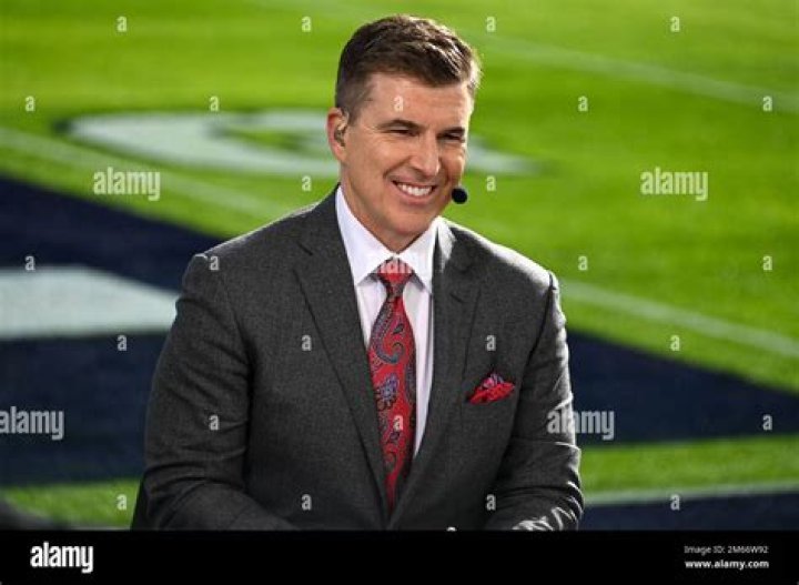 Sports broadcaster for ESPN, Chris Fowler Annual Salary and Net worth (Age, Family, Relationship, Wife, Marriage)