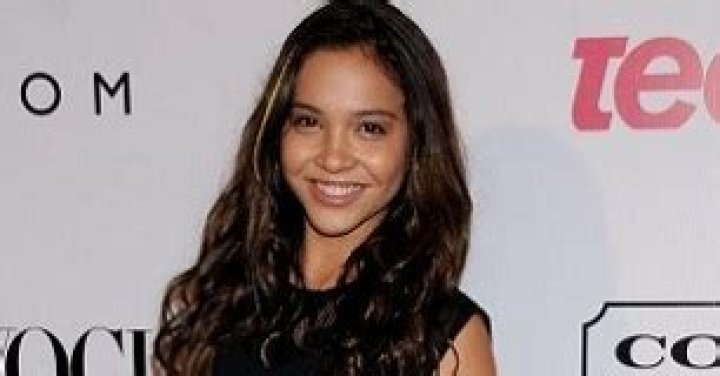 Stella Hudgens Height, Weight, Age, Boyfriend, Family, Facts, Biography