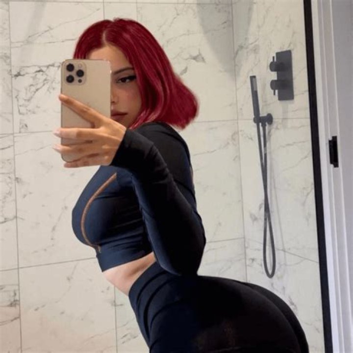 Stephanie Savage Height, Weight, Age, Body Statistics