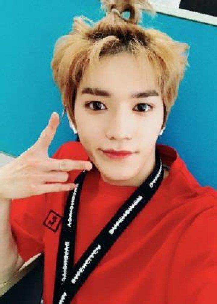 Taeyong Height, Weight, Age, Girlfriend, Family, Facts, Biography