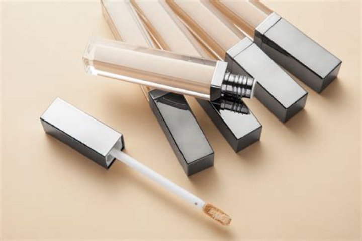 This Easy Makeup Hack Will Make Dark Eye Circles Vanish