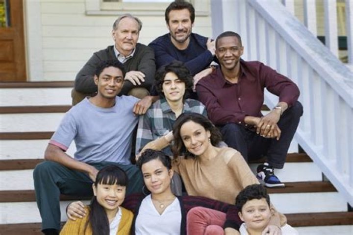 Tom Everett Scott | Wife, Kids, Net Worth, Council Of Dads NBC, Sarah Wayne Callies, Scott Perry, Marvin Ferris, The Healing Powers Of Dude Netflix, Son, Daughter, Family, Wiki, Bio