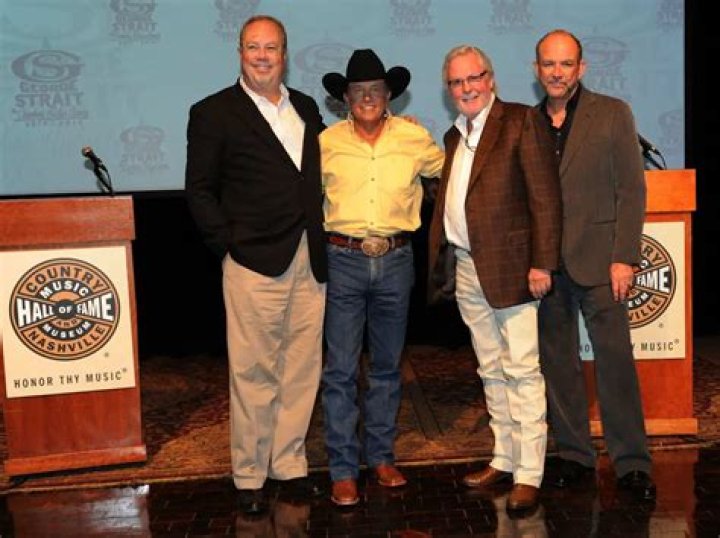 UMG Nashville Boss Mike Dungan Announces Plans To Retire