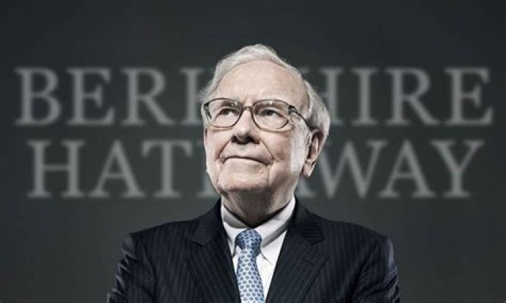 Warren Buffett's Berkshire Hathaway May Have Accidentally Invested In A $800 Million Ponzi Scheme