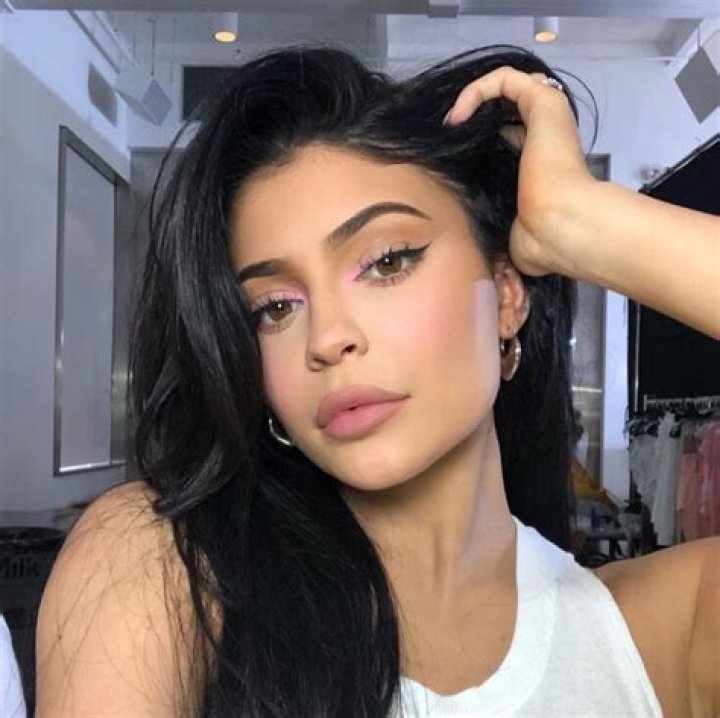 What Eyelashes Does Kylie Jenner Use?