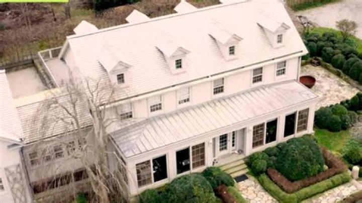 Where Does Martha Stewart Live?