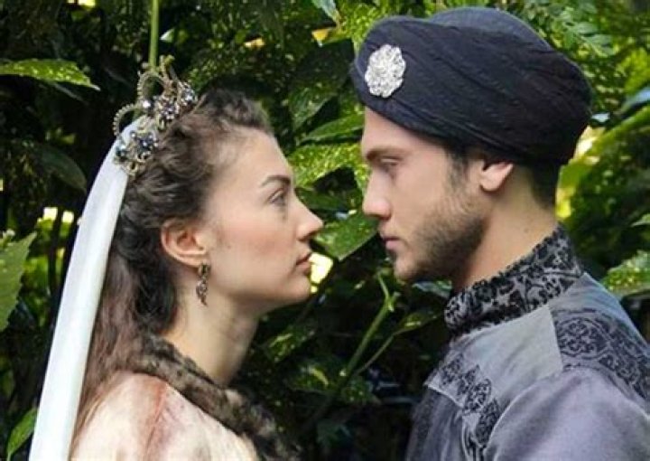 Who is Aras Bulut Iynemli Dating Now