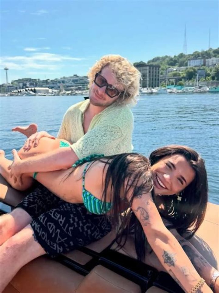 Who is Ari Stidham Dating Now?