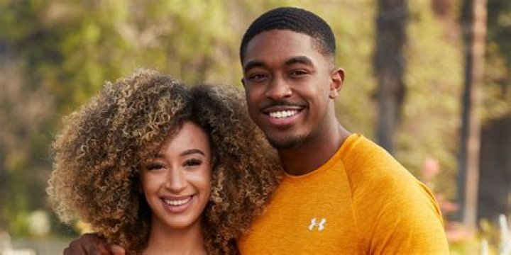 Who is Caro Viee Dating Now?