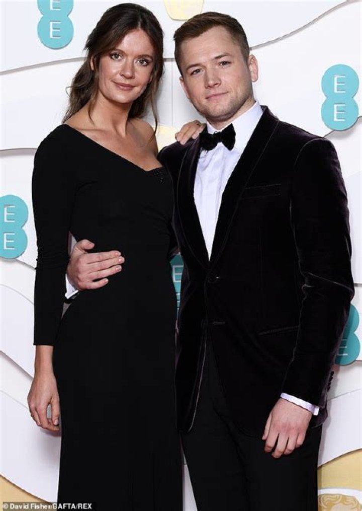 Who is Chloe Hawthorn Dating Now