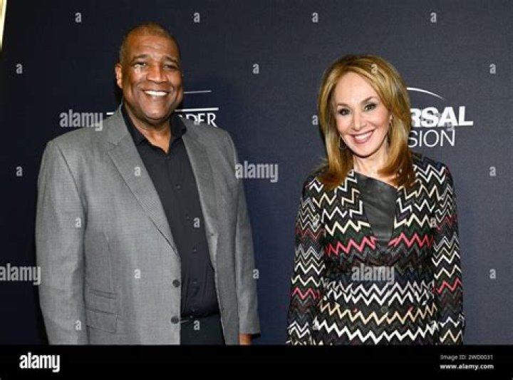 Who is Curt Menefee Dating Now?