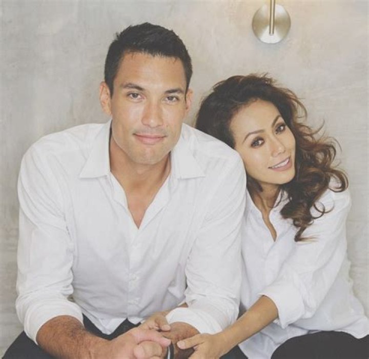 Who is David McKienzie Dating Now