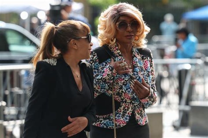 Who is Denae Santana Dating Now?