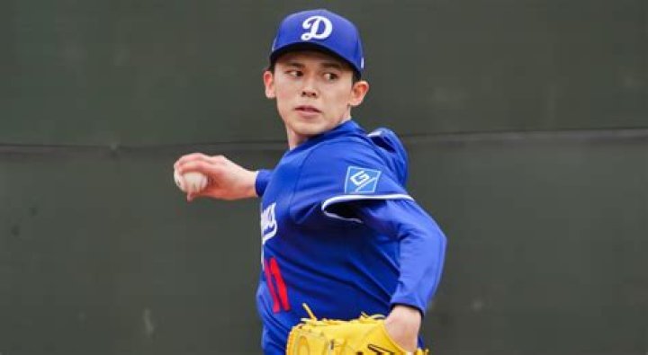 Who is Hidetoshi Nakata Dating Now