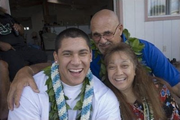 Who is Ikaika Alama-francis Dating Now