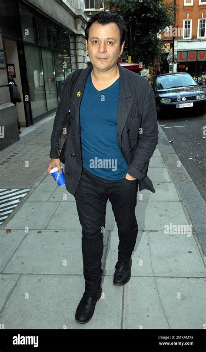 Who is James Dean Bradfield Dating Now?