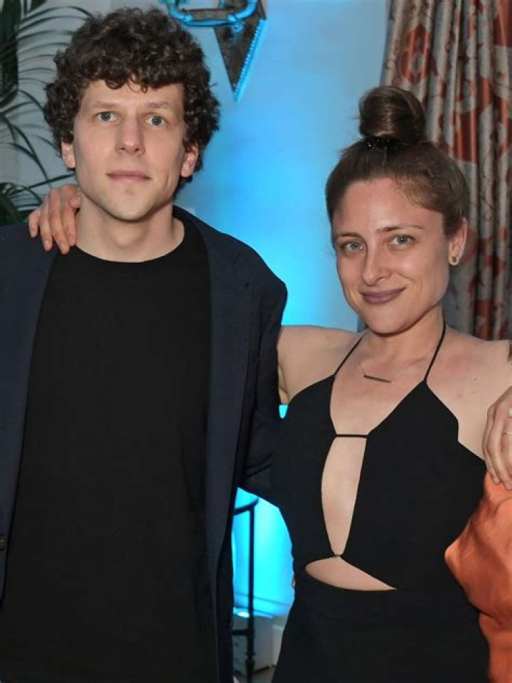 Who is Jesse Eisenberg Dating Now