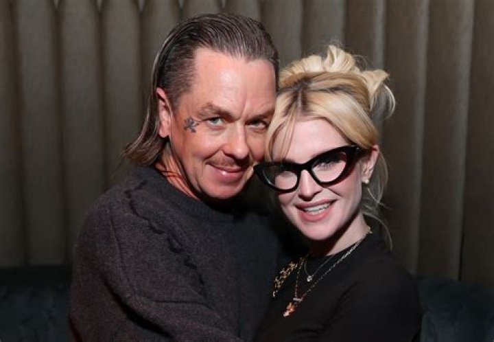 Who is Joan Osborne Dating Now