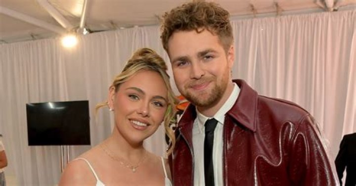 Who is Kouvr Annon Dating Now?