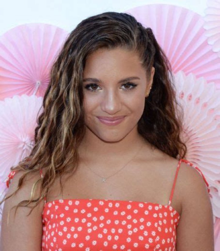 Who is Mackenzie Ziegler Dating Now