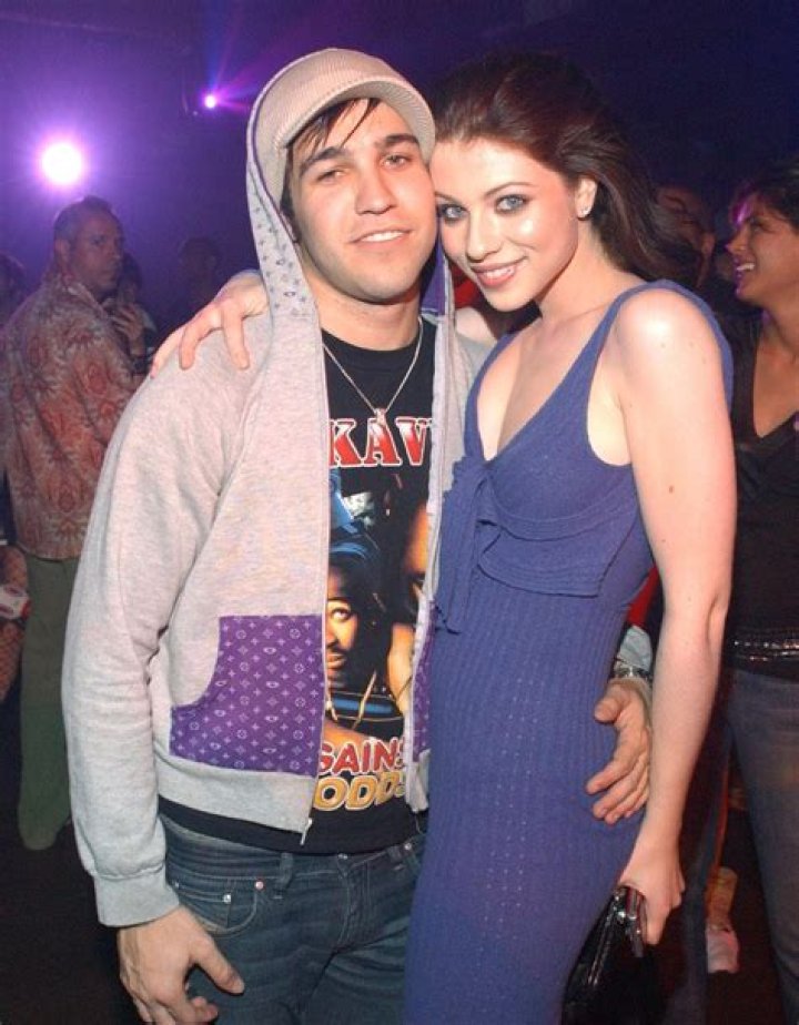 Who is Michelle Trachtenberg Dating Now