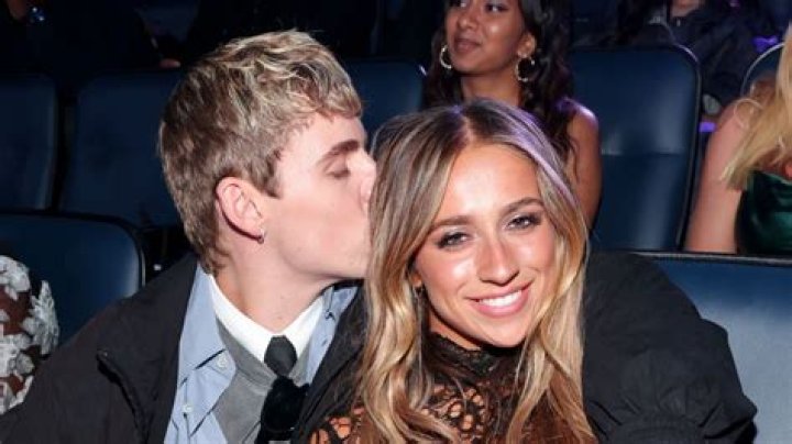 Who is Mike Foltynewicz Dating Now?