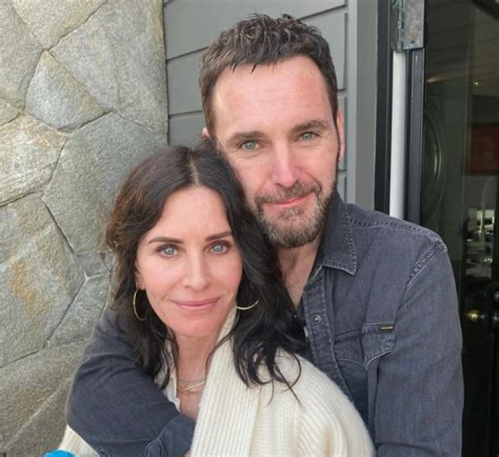 Who is Nikki Cox Dating Now