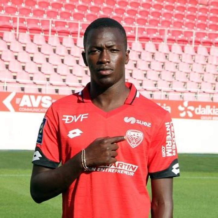 Who Is Pape Cheikh Diop Currently Dating? His Salary, Net Worth, Bio, Age, Family, Instagram, Stats, FIFA 22