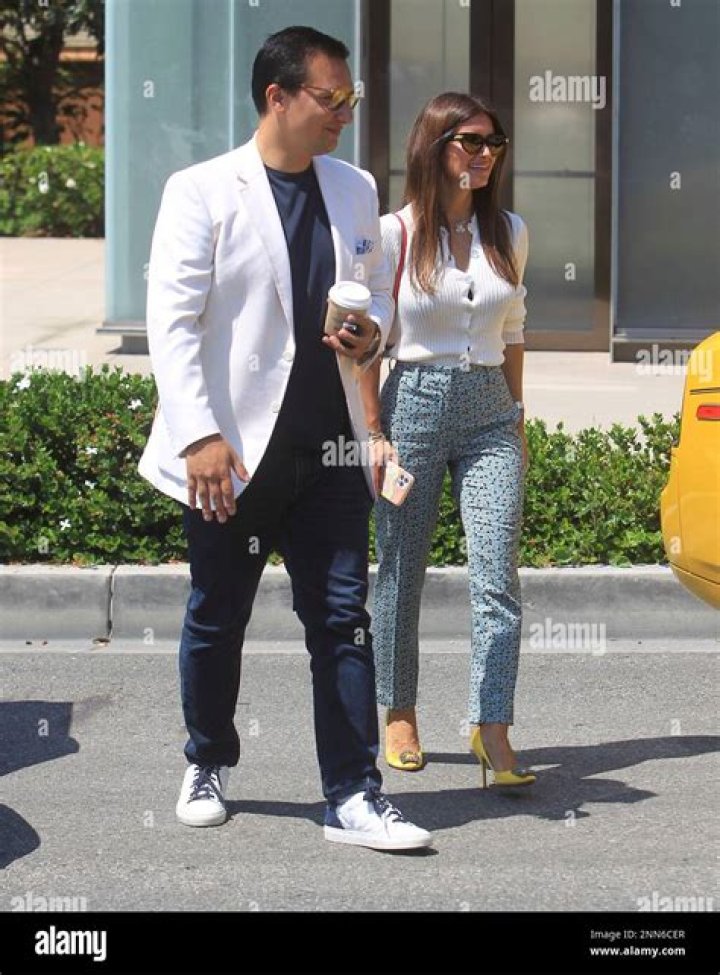 Who is Roxy Sowlaty Dating Now