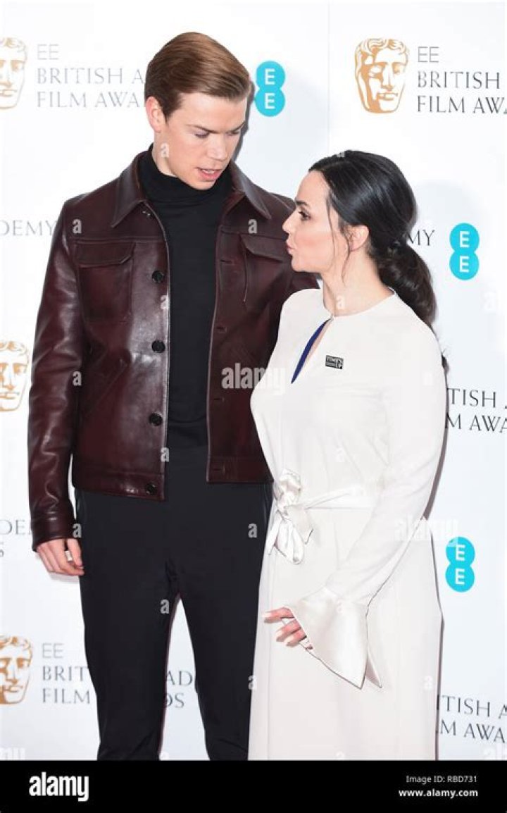 Who is Skandar Keynes Dating Now