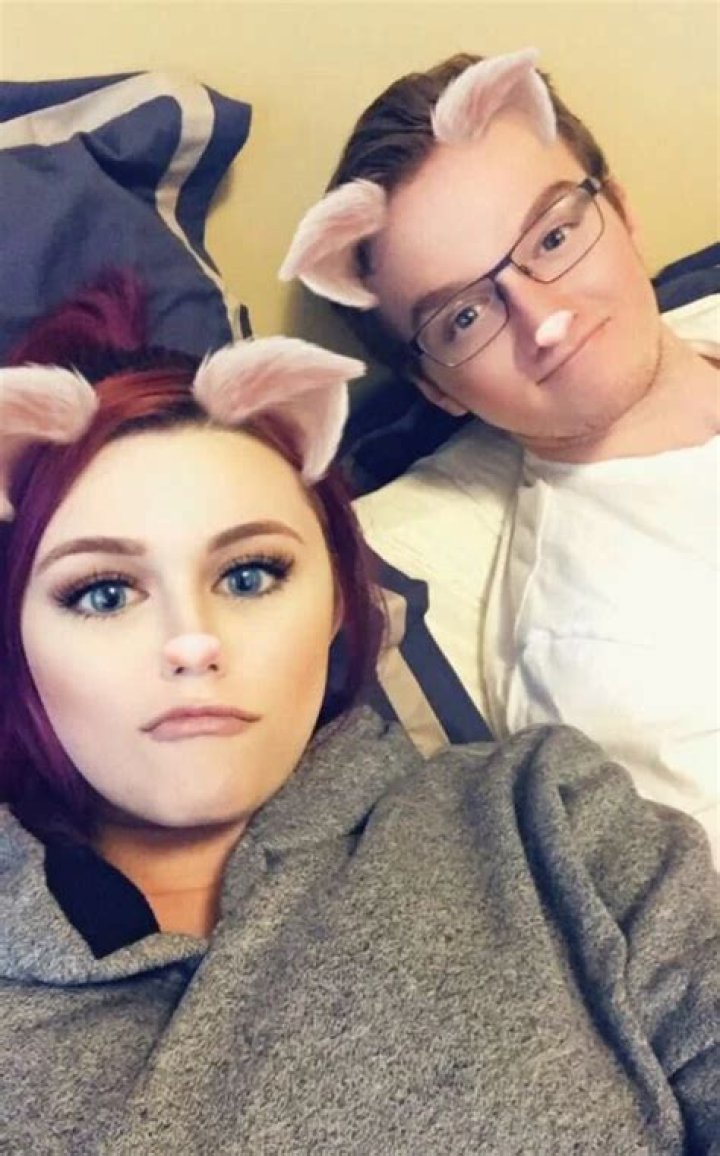 Who is SMii7Y Dating Now