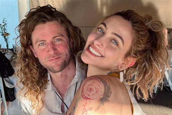 Who is Sophie Aris Dating Now?