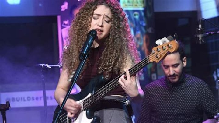 Who is Tal Wilkenfeld Dating Now
