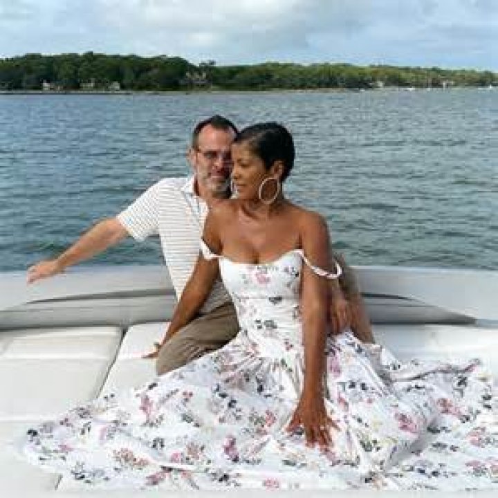 Who is Tamron Hall Dating Now?