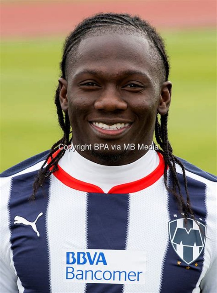 Yimmi Chara Bio-salary, net worth, earnings, married, wife, children